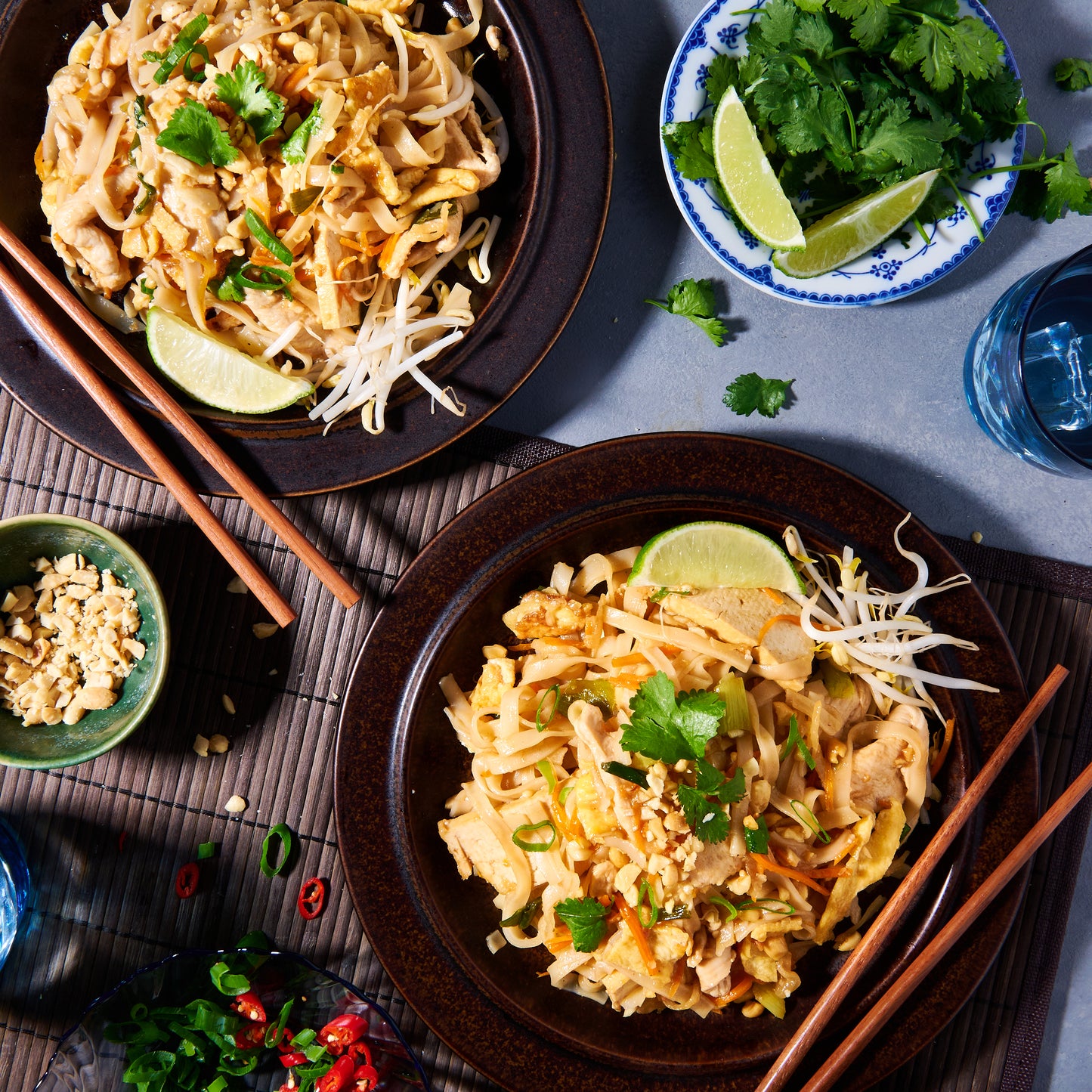 Chicken pad thai for 2 people serves on plates