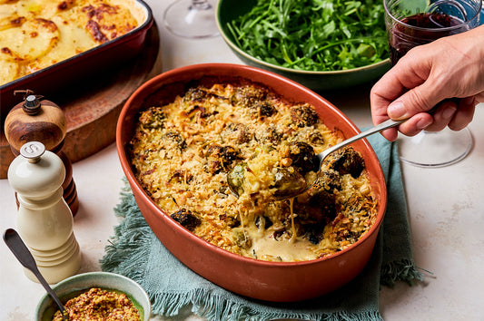 Brussel sprouts gratin with leeks and hazelnuts