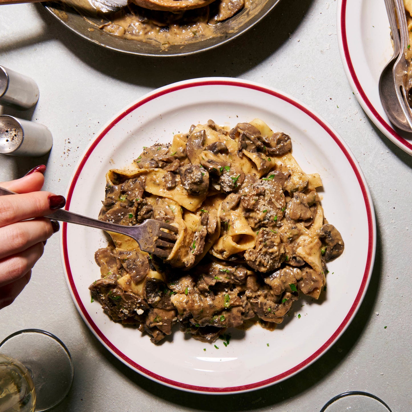 Mushroom and tarragon sauce for pasta plated